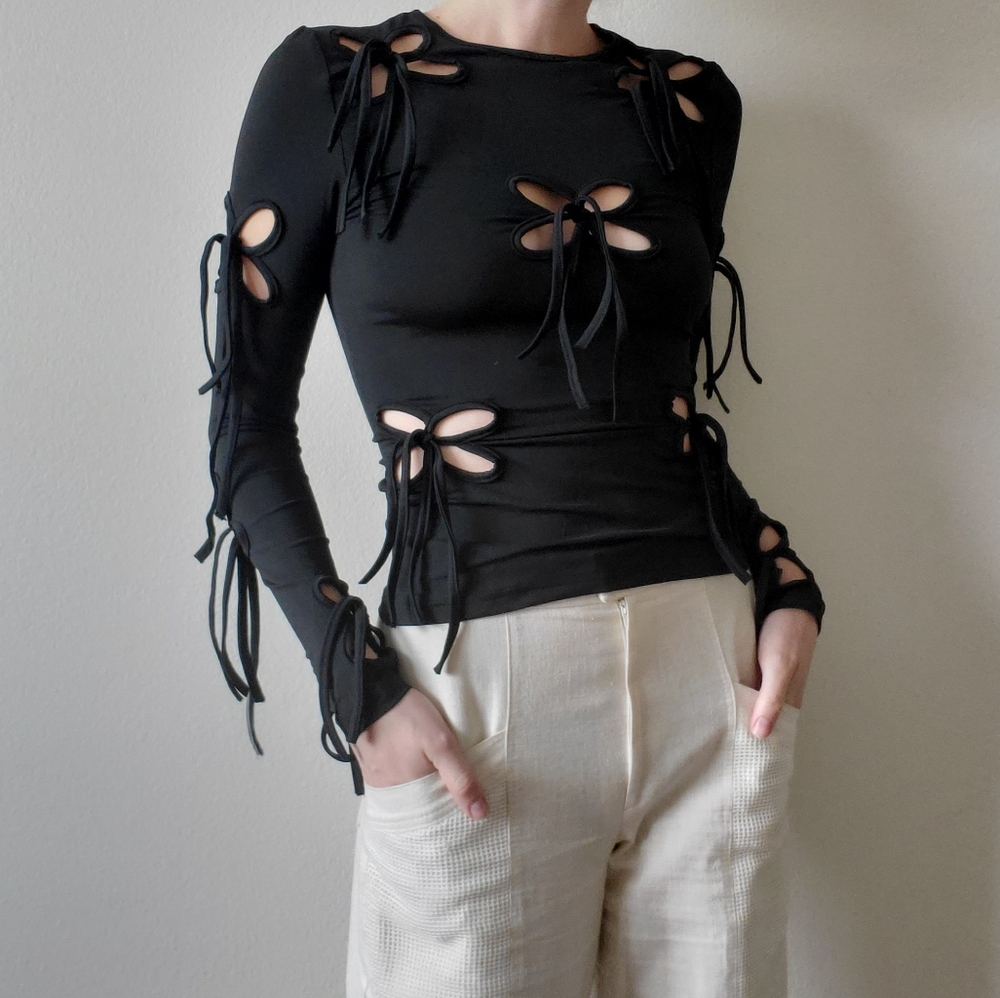 J.Kim Petal Black Long Sleeve Top Look-alike